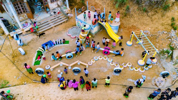 Thiết kế hệ vận động vui chơi cho trẻ em mầm non ở vùng khó – Dự án học tập thực tế của học sinh THCS Maya tại Xưởng Mộc Mira