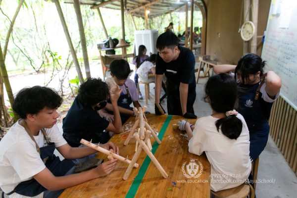 Hệ vận động sân chơi ngoài trời cho trẻ mầm non – Dự án học tập thực tế của học sinh THCS Maya tại xưởng Mộc Mira