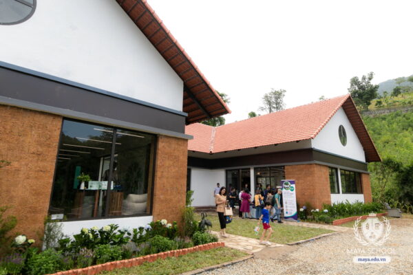 Thư viện cộng đồng Maya: Đồng hành tặng sách – Gieo tri thức