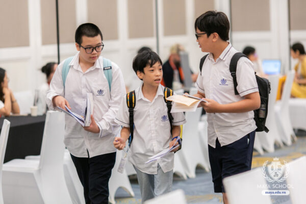 Học sinh Trung học Maya tham gia Triển lãm Giáo dục Hoa Kỳ | Chương trình Định hướng Nghề nghiệp & Đại học